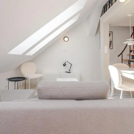 Kosciuszki Luxury By Bookinghost شقة